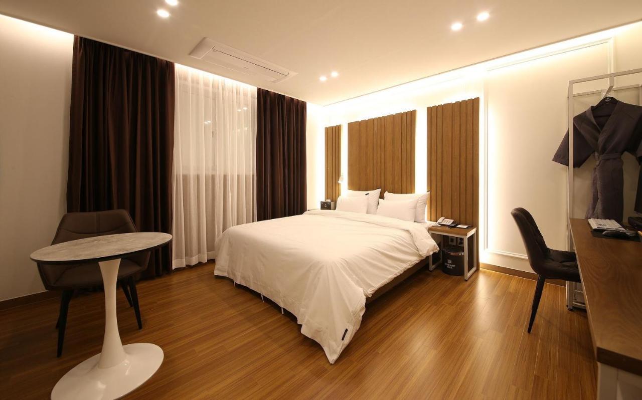 Brown Dot Hotel Sinan Gwangju Metropolitan City Exteriör bild