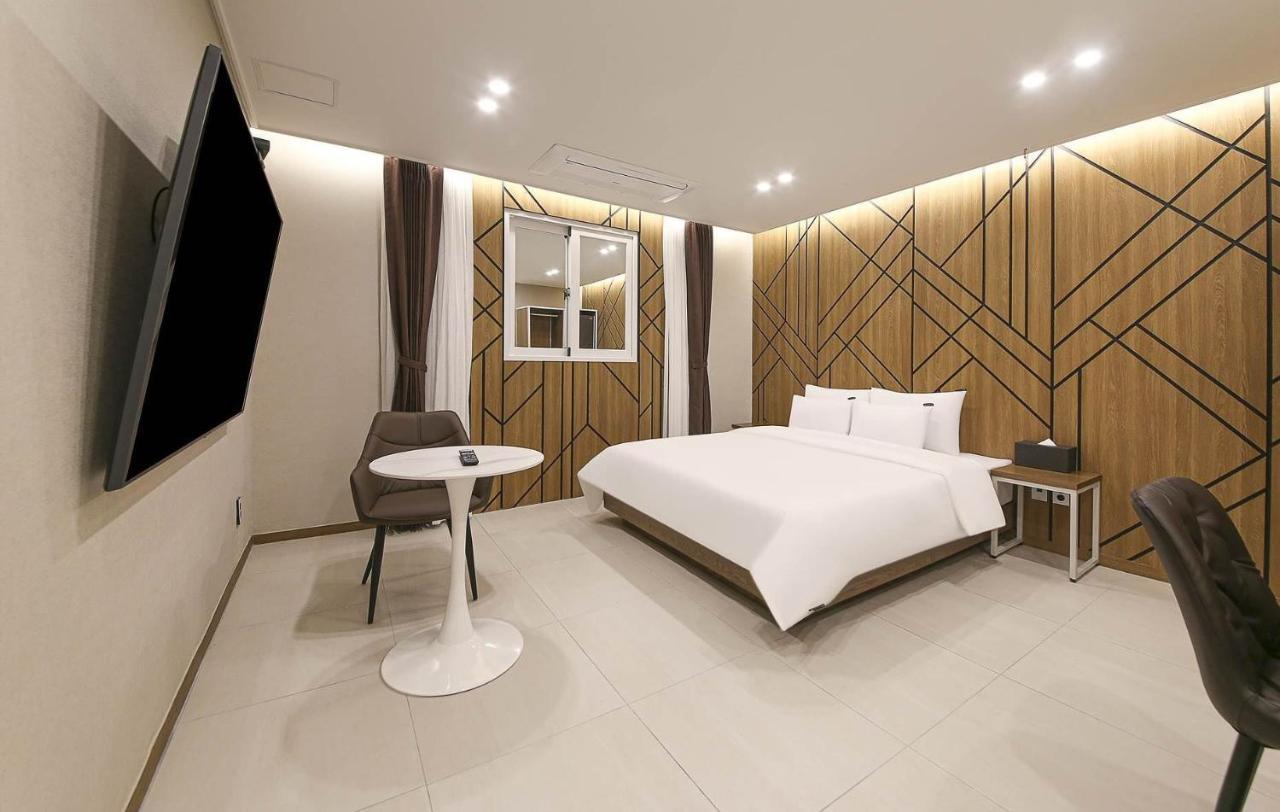 Brown Dot Hotel Sinan Gwangju Metropolitan City Exteriör bild