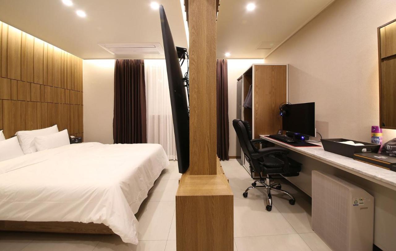 Brown Dot Hotel Sinan Gwangju Metropolitan City Exteriör bild