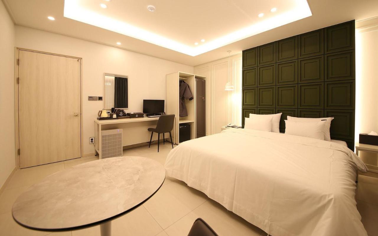 Brown Dot Hotel Sinan Gwangju Metropolitan City Exteriör bild