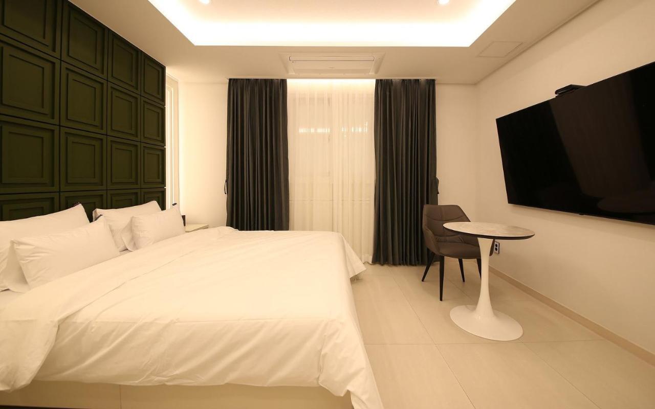 Brown Dot Hotel Sinan Gwangju Metropolitan City Exteriör bild