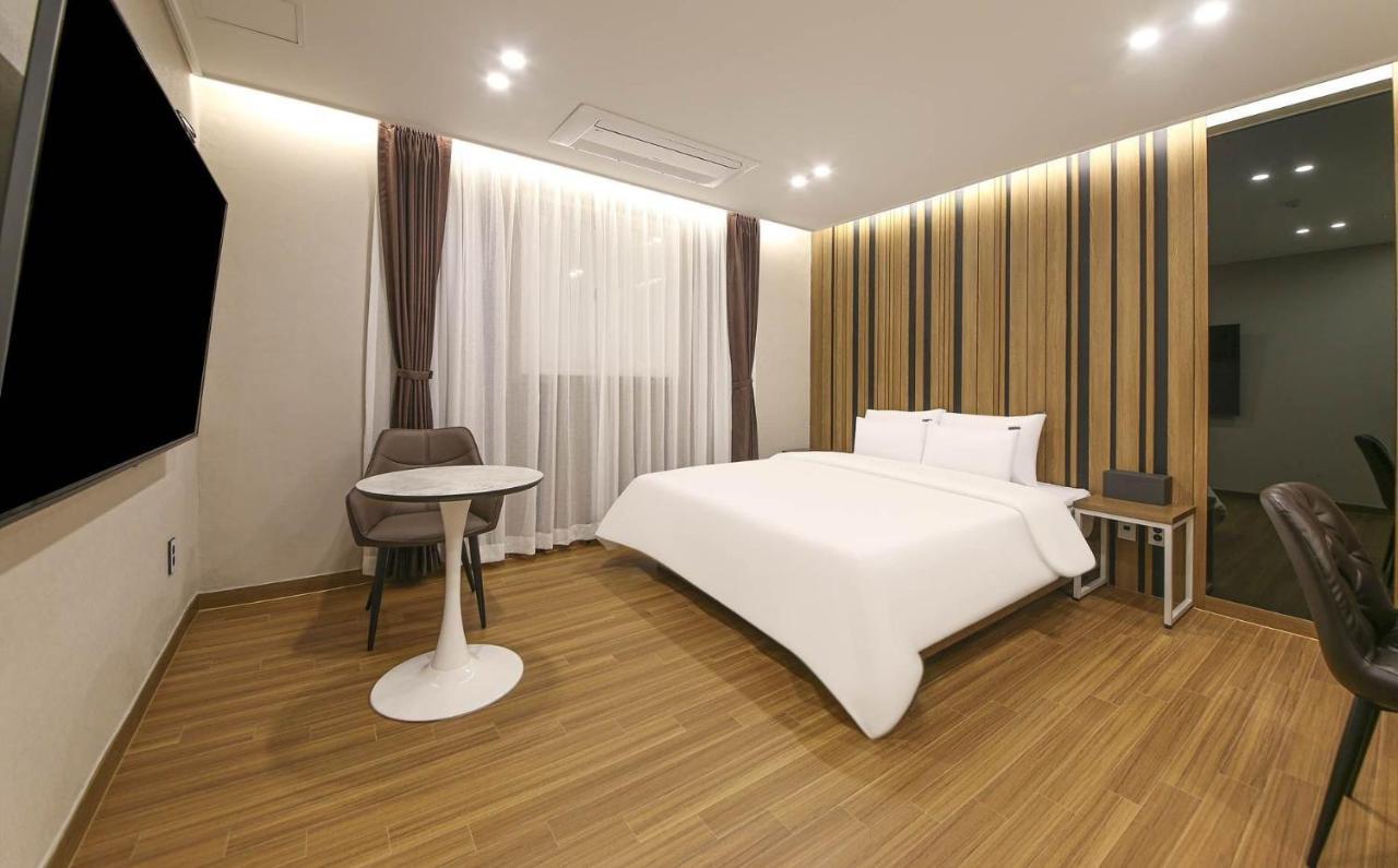 Brown Dot Hotel Sinan Gwangju Metropolitan City Exteriör bild