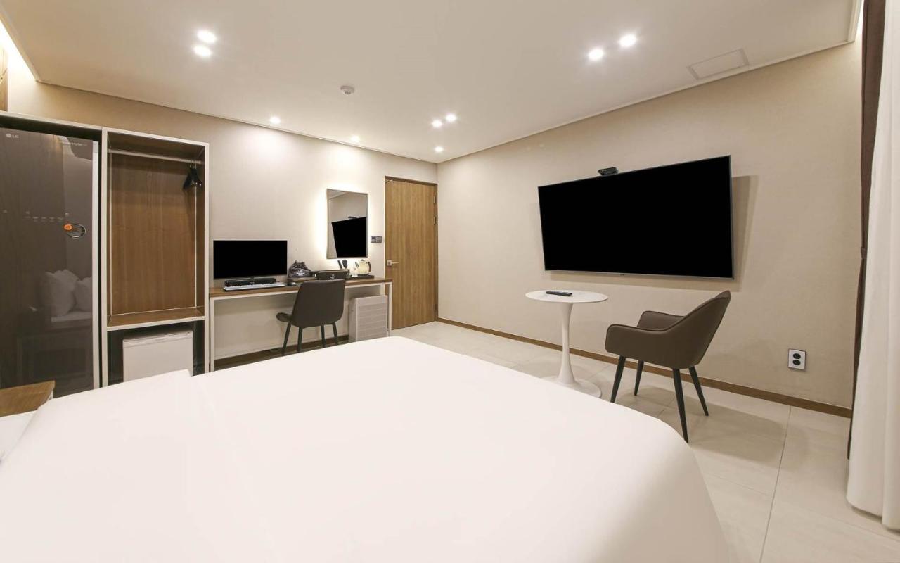 Brown Dot Hotel Sinan Gwangju Metropolitan City Exteriör bild