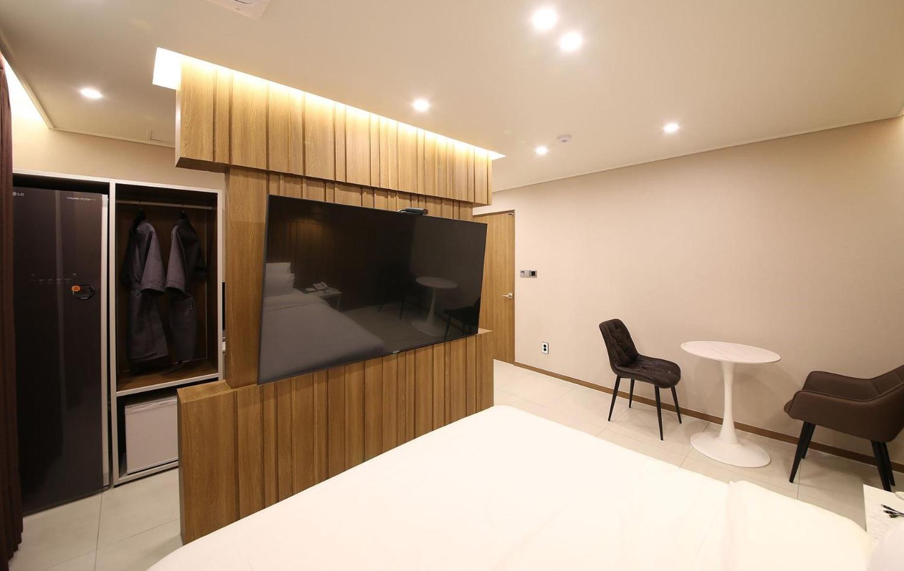 Brown Dot Hotel Sinan Gwangju Metropolitan City Exteriör bild