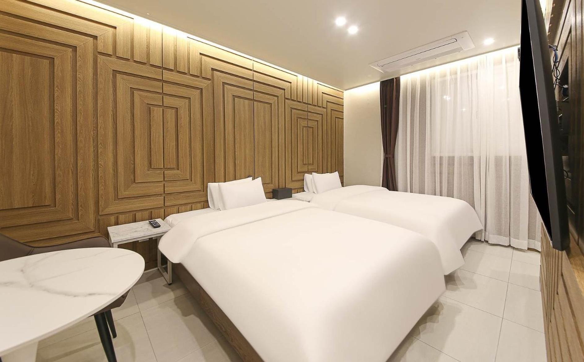 Brown Dot Hotel Sinan Gwangju Metropolitan City Exteriör bild