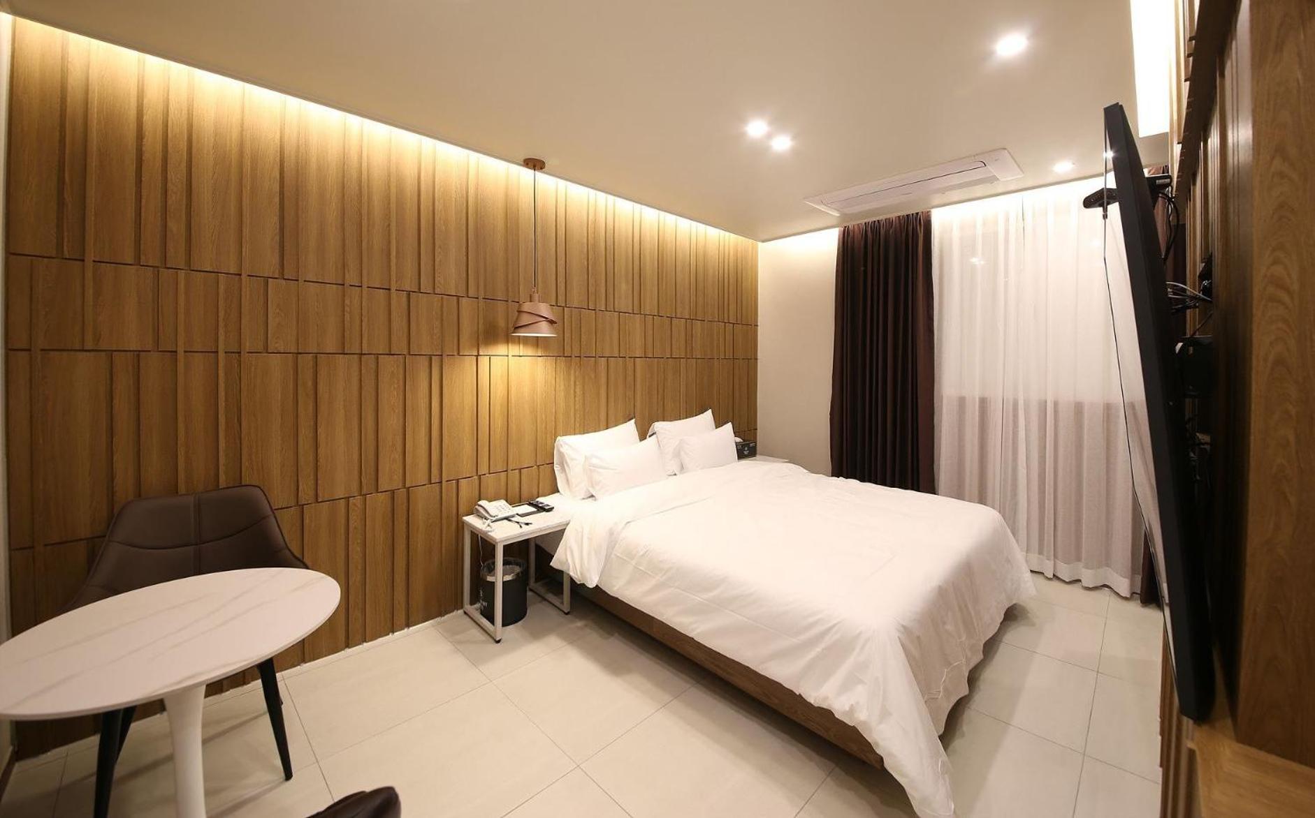 Brown Dot Hotel Sinan Gwangju Metropolitan City Exteriör bild