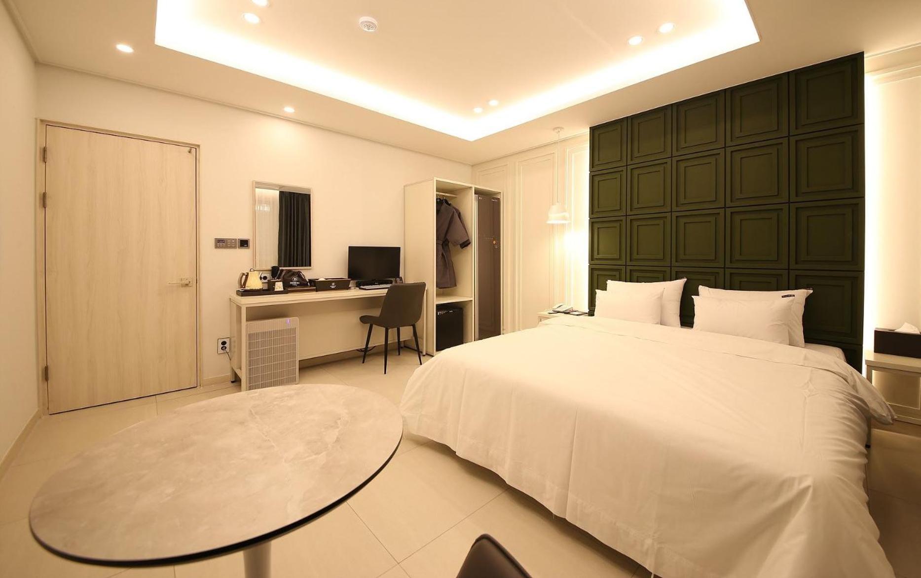Brown Dot Hotel Sinan Gwangju Metropolitan City Exteriör bild