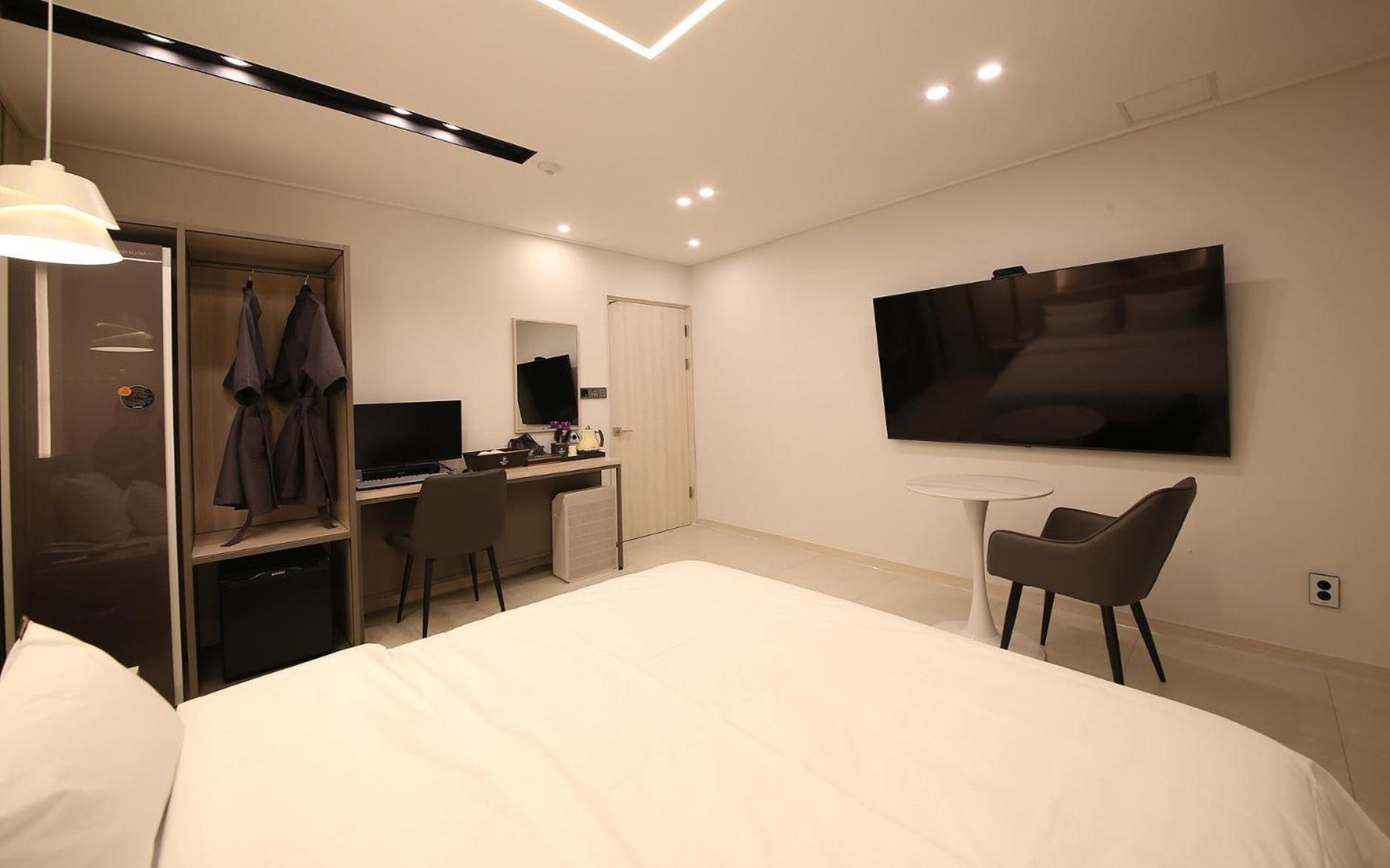 Brown Dot Hotel Sinan Gwangju Metropolitan City Exteriör bild