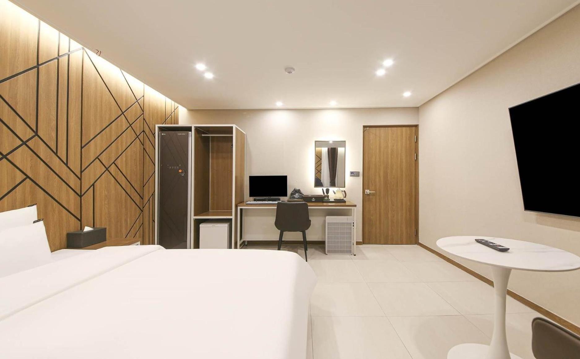 Brown Dot Hotel Sinan Gwangju Metropolitan City Exteriör bild