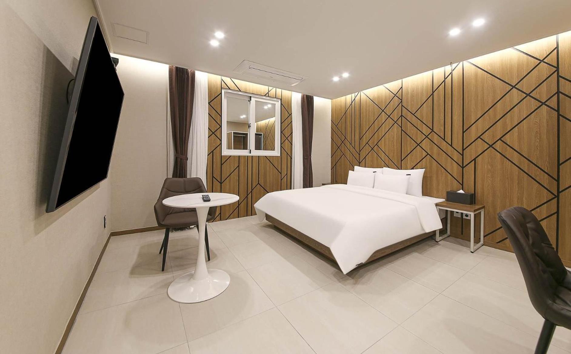 Brown Dot Hotel Sinan Gwangju Metropolitan City Exteriör bild