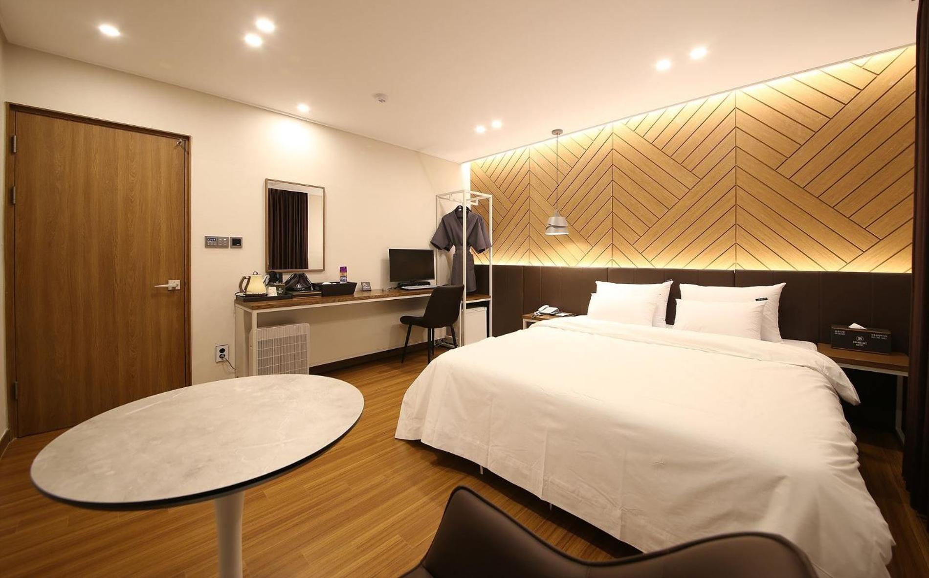 Brown Dot Hotel Sinan Gwangju Metropolitan City Exteriör bild