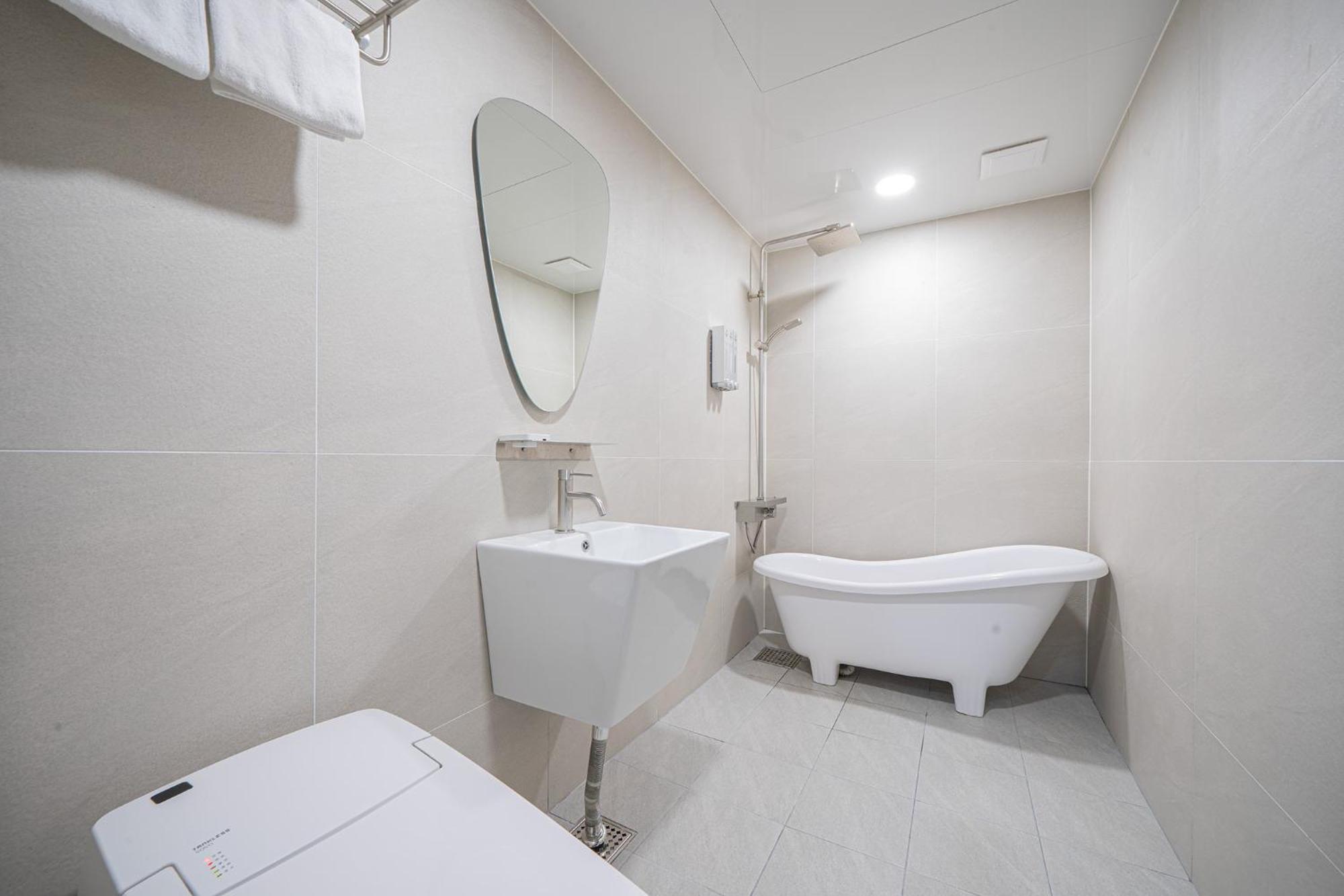 Brown Dot Hotel Sinan Gwangju Metropolitan City Exteriör bild