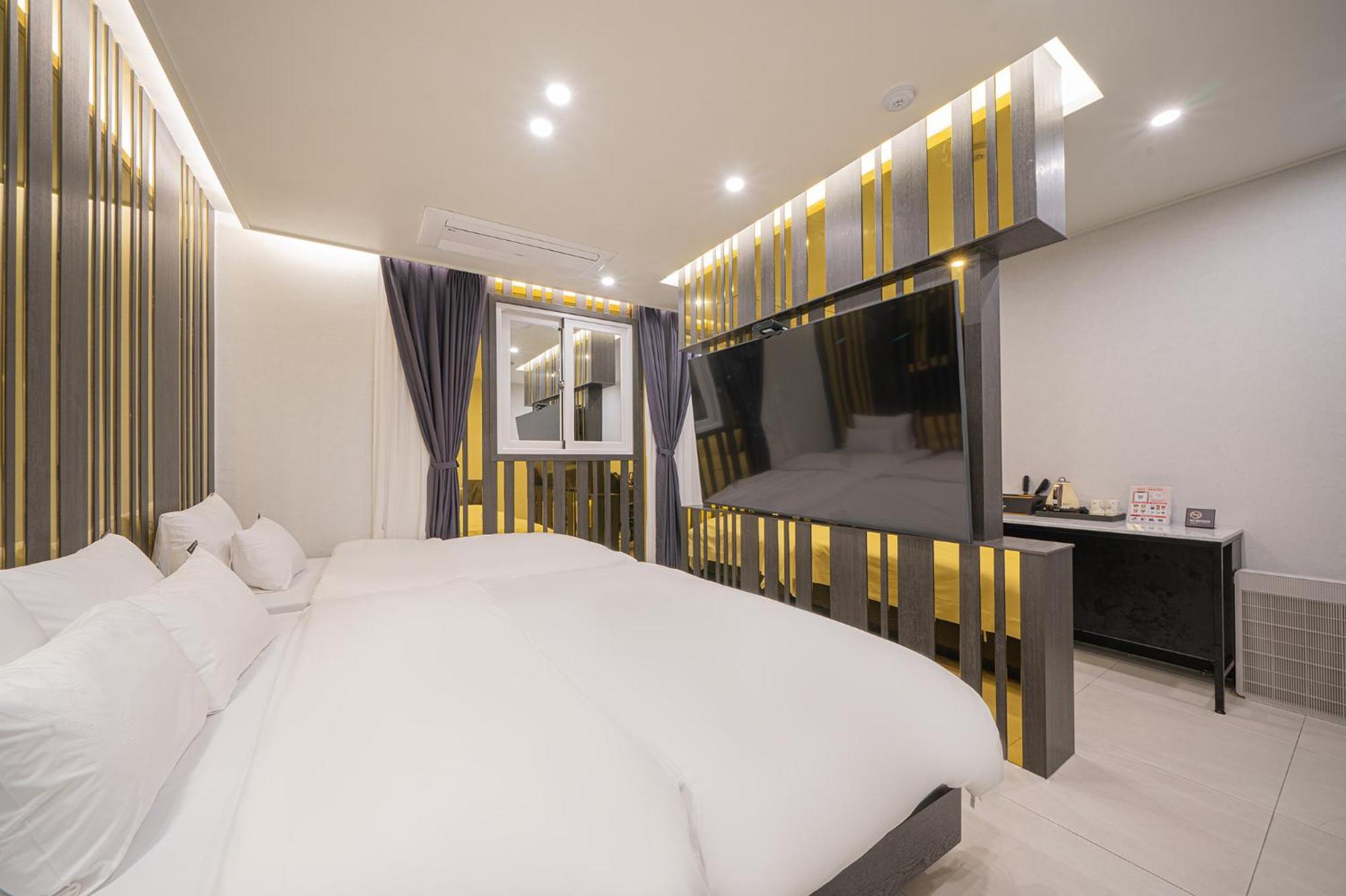 Brown Dot Hotel Sinan Gwangju Metropolitan City Exteriör bild