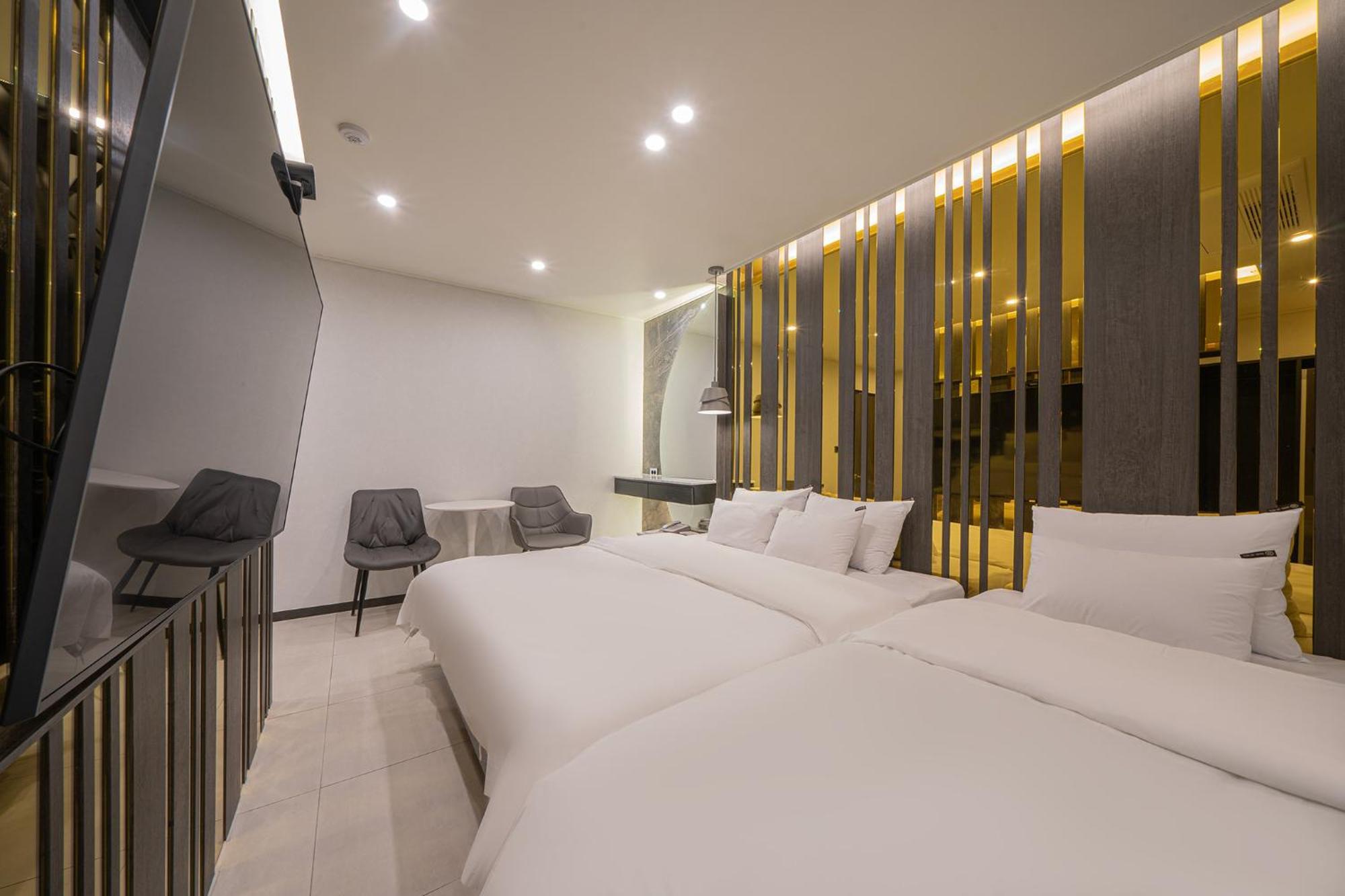 Brown Dot Hotel Sinan Gwangju Metropolitan City Exteriör bild