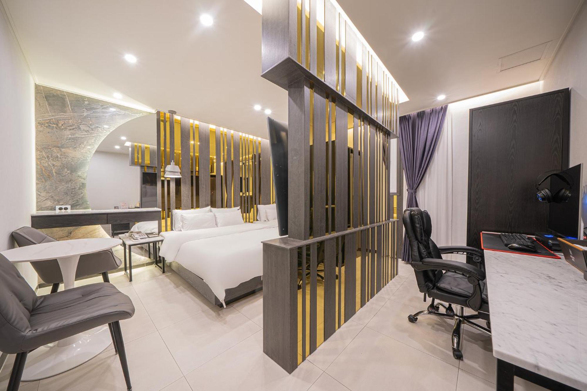 Brown Dot Hotel Sinan Gwangju Metropolitan City Exteriör bild